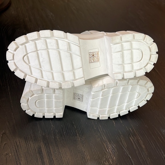 Women’s Ankle Low Heel Platform Chunky Sole Boots - Picture 6 of 9